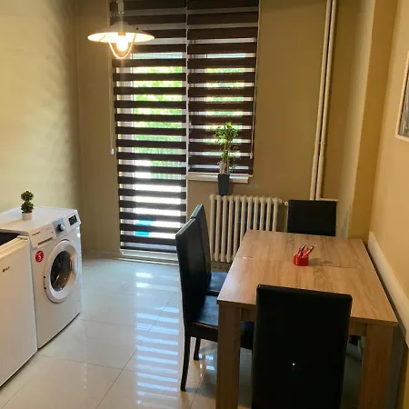 Lungro's Square Apartamento Skopie