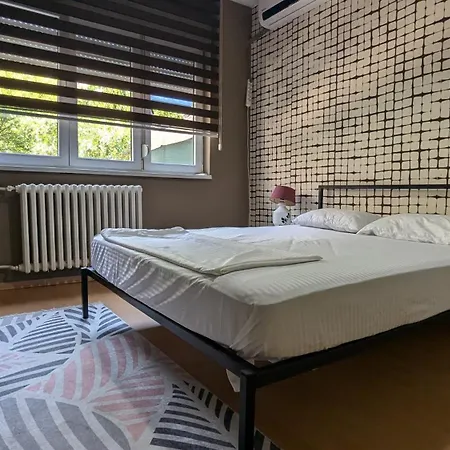 Lungro's Square Apartment *