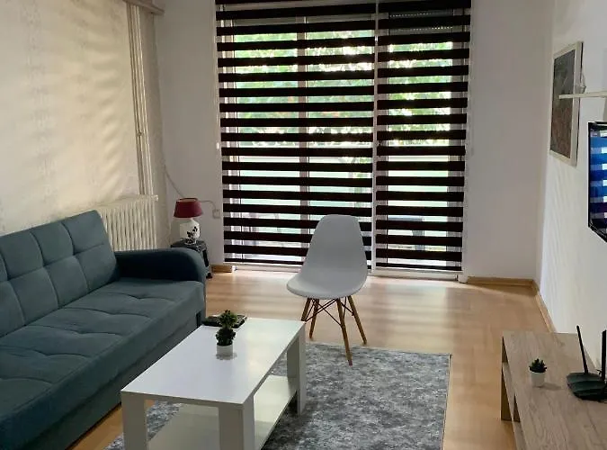 Lungro's Square * Скоп'є