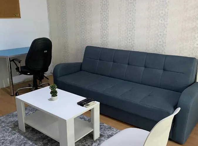 Lungro's Square * Скоп'є